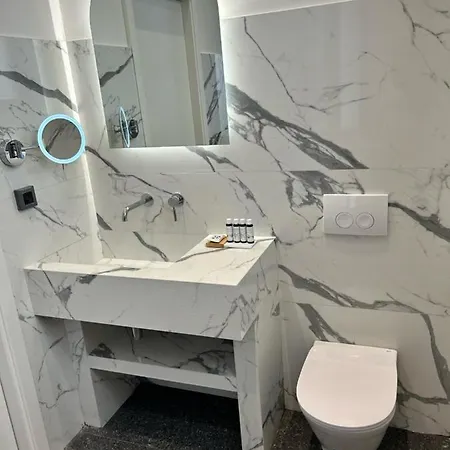 Hotel apartamentowy Jensen Luxury Rhodes City