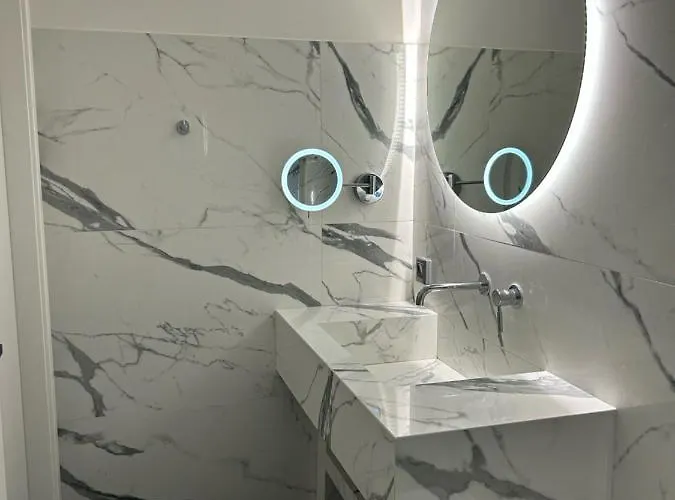 Jensen Luxury شقة فندقية 4*