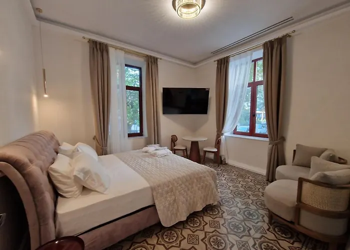 Jensen Luxury شقة فندقية