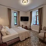 Jensen Luxury Aparthotel