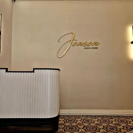 Jensen Luxury מלון דירות