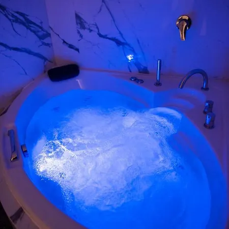 Jensen Luxury מלון דירות 4*