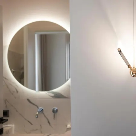 מלון דירות Jensen Luxury 4*