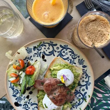 Jensen Luxury מלון דירות 4*