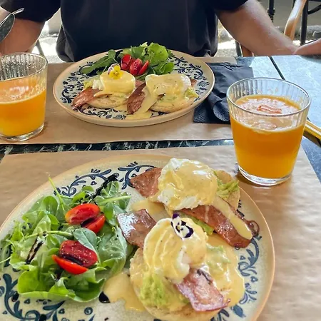 Jensen Luxury מלון דירות 4*