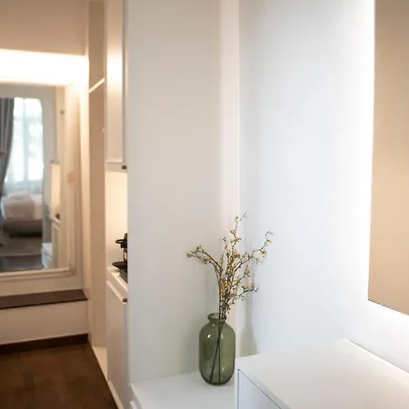 Jensen Luxury מלון דירות 4*