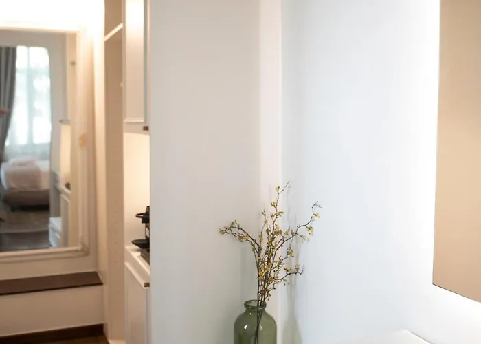 Jensen Luxury Aparthotel 4*